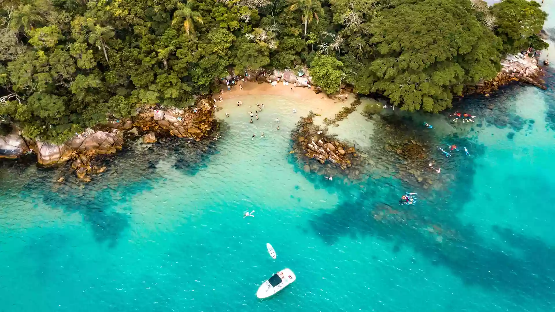 wenviaje playa bombinhas en brasil vista aerea